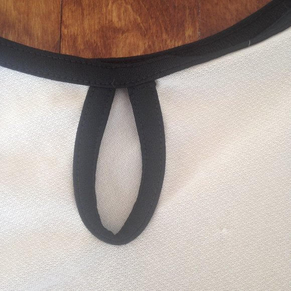 *5/$25* Peach Sheer Key Hole Crop Top - Picture 8 of 11